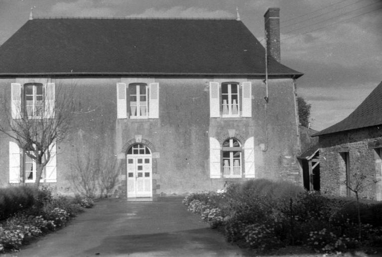 Presbytère (Saulnières)