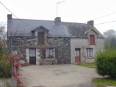 Alignement de deux maisons, la Presselais (Renac)