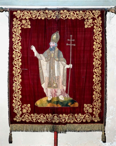 Bannière de procession paroissiale : saint Martin, Christ en croix