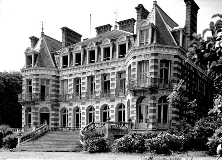 Lycée hôtelier de Dinard, Yvon Bourges, 33 rue des écoles (Dinard)