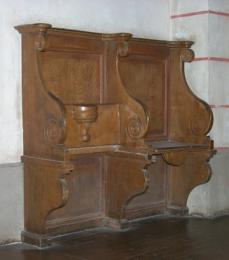 Deux paires de stalles