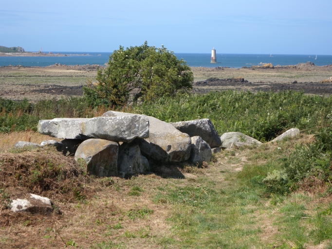 Site archéologique : l'allée couverte de Men-ar-Romped (Kerbors)