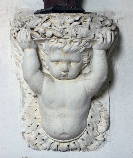 Supports anthropomorphes (2) : bustes d'angelot