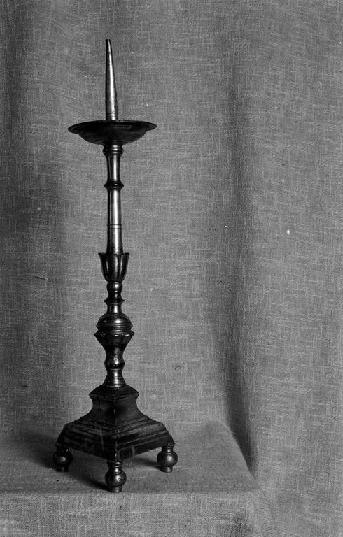 Chandelier (2), église paroissiale Saint-Judoce (Lohuec)