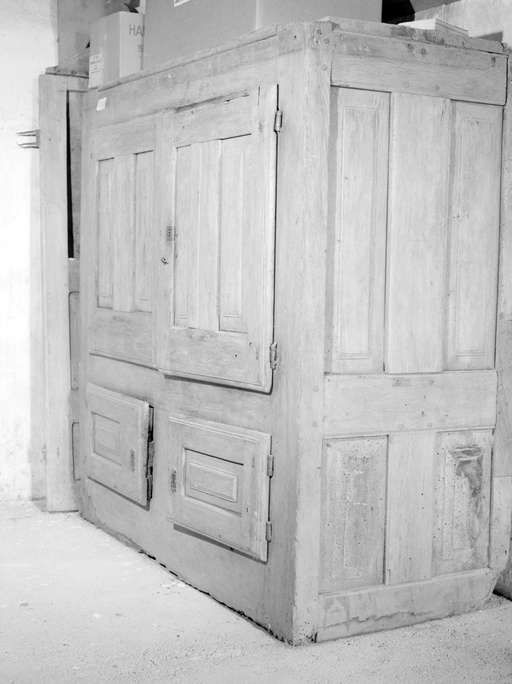 Armoire de sacristie, chapelle Saint-André (Cléguérec)