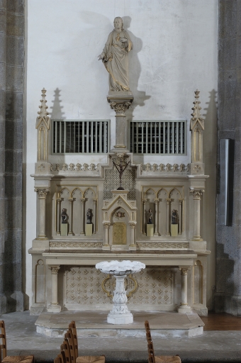 Autel secondaire nord : retable, degrés d'autel et tabernacle