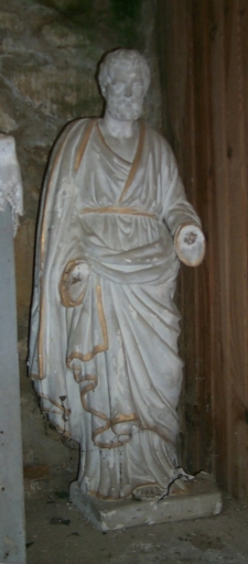 Statue 2 : saint Pierre (?)