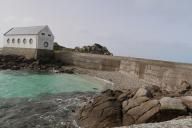 Digue et cale de la SNSM (Île-de-Batz)