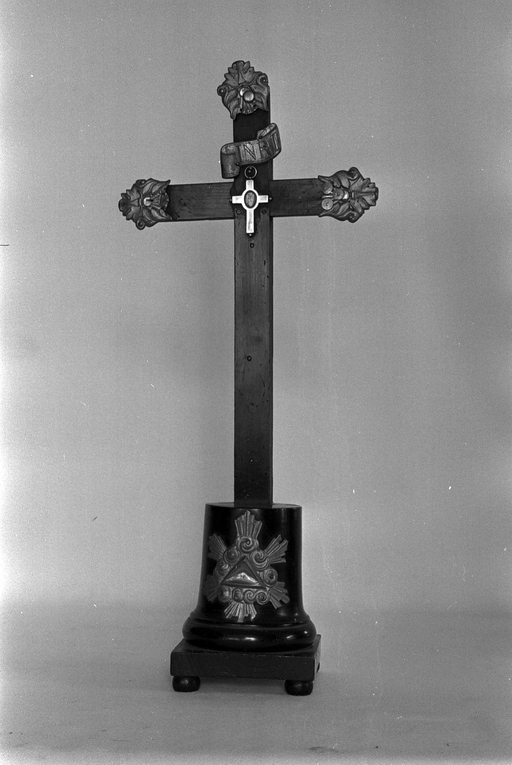 Croix-reliquaire, église paroissiale Saint-Pierre-Saint-Paul (Ruffiac)
