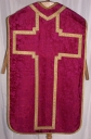 Ornement rouge 3 : chasuble, bourse de corporal, étole