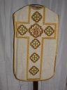 Ornement blanc 2 : chasuble, étole, manipule et bourse de corporal