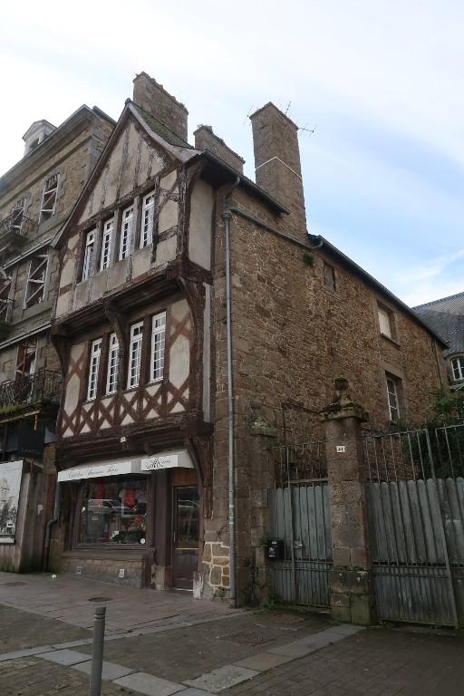 Maison, 39 place du Centre (Guingamp)