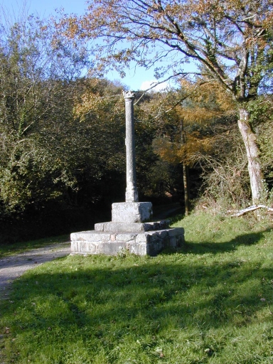 Croix monumentale, Lesménez (Plounéour-Ménez)