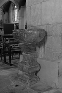 Bénitier (de milieu), église paroissiale Saint-Abdon, Saint-Sennen (Messac fusionnée en Guipry-Messac en 2016)