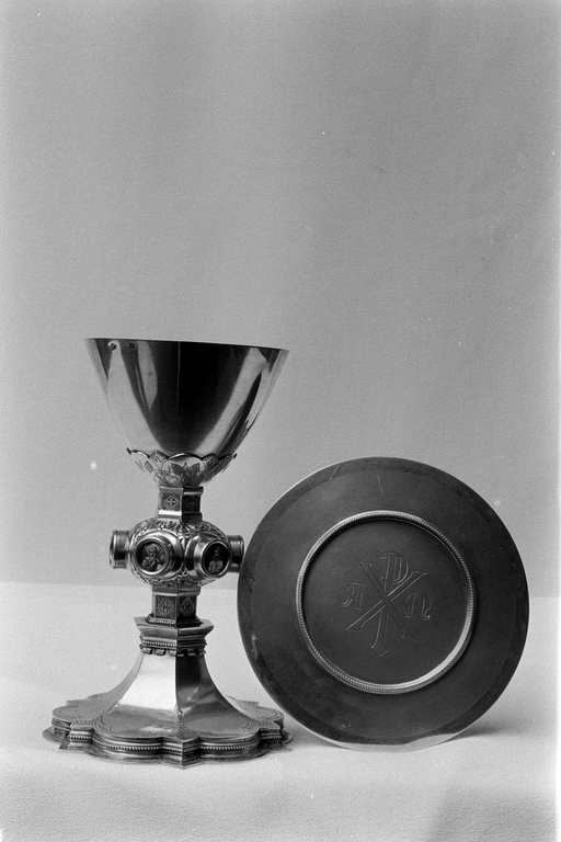 Calice, patène, église paroissiale Saint-Laurent (Callac)