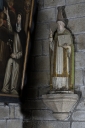Statue de saint prêtre