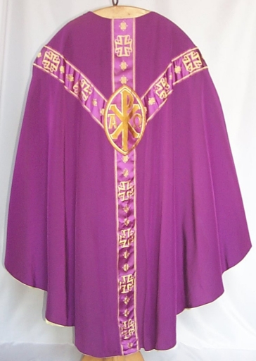 Ornement violet 3 : chasuble