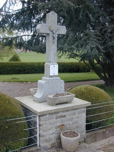 Croix de chemin, la Daguinière (Domalain)