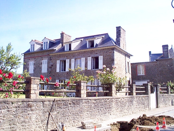Maison de capitaine, 5 rue du Commandant Thoreux (Saint-Briac-sur-Mer)