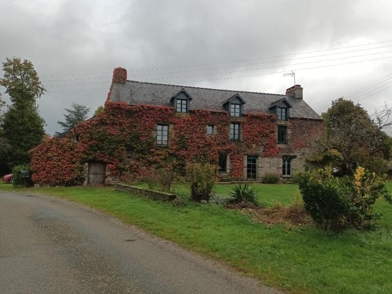 Les maisons et fermes de la commune de Poligné