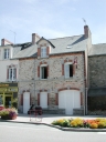 Maison à boutique, 10 place Nominoë (Bains-sur-Oust)