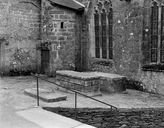 Ensemble de 3 dalles funéraires, église Notre-Dame de la Tronchaye (Rochefort-en-Terre)