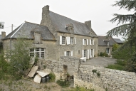 Maison de prêtre puis relais de poste, la Maladrie (Saint-Juvat)