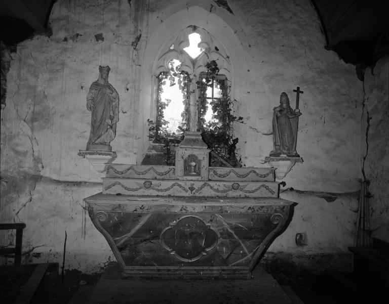 Autel, tabernacle, gradins d'autel (2) (maître-autel, autel tombeau), chapelle sainte-Hélène (Surzur)