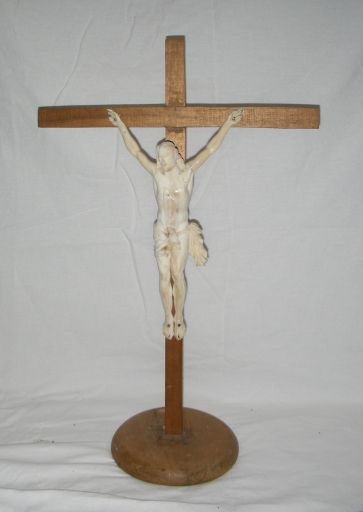 Croix de sacristie : Christ en croix