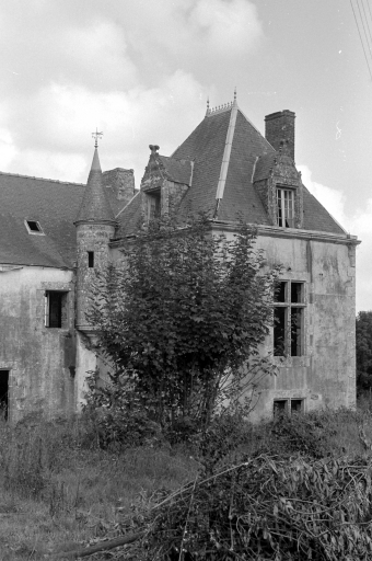 Manoir, Kercourtois (Carhaix-Plouguer)
