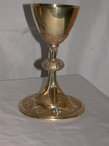 Calice et patène dans leur boîte