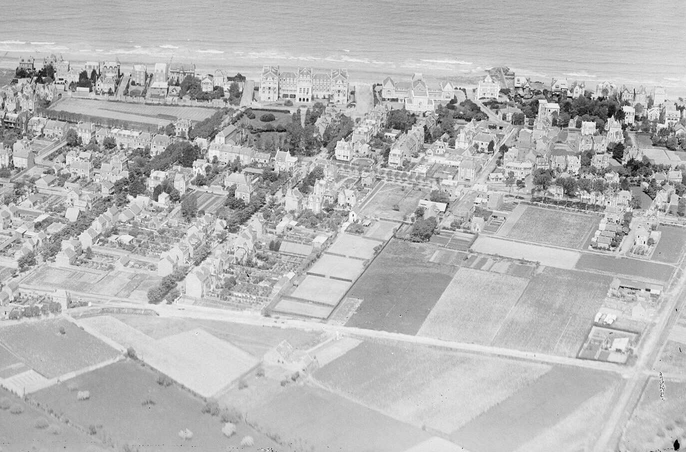 Tennis-club de Paramé-Courtoisville, actuellement maison (Saint-Malo)