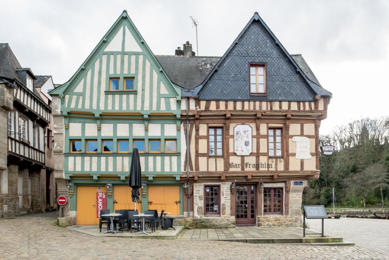 Maison, 21 place Saint-Sauveur (Auray)