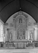 Autel, retable, tabernacle, gradin d'autel, exposition, tableau, statues (2) (maître-autel, retable architecturé, autel tombeau) : ascension, saint Maur, sainte Emérence, saint pape, église paroissiale Saint-Martin (Chanteloup)