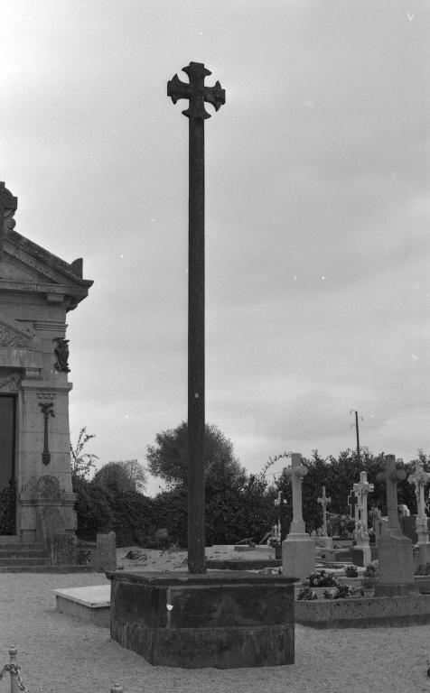 Croix de cimetière (Saint-Sulpice-des-Landes)