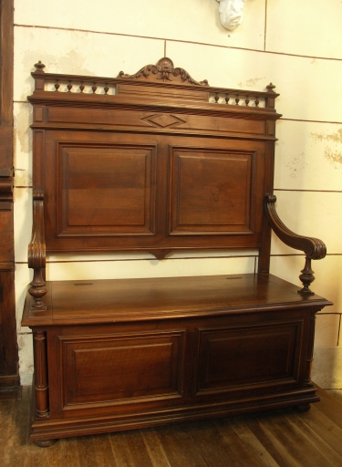 Banc-coffre d'église