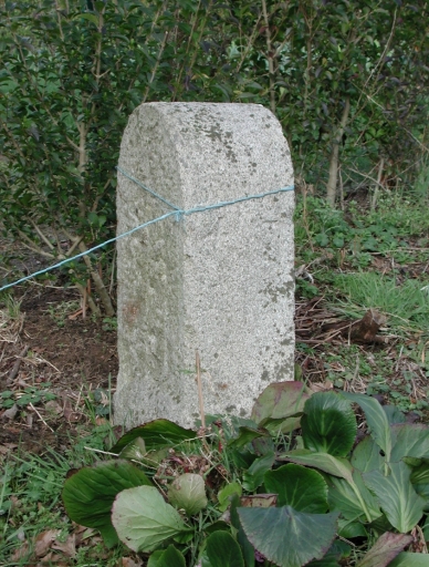 Borne routière, Kerjean-Izellan (Ploulec'h)
