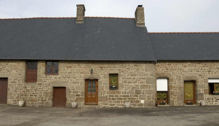 Ferme, le Haut Mée (Saint-Étienne-en-Coglès fusionnée en Maen Roch en 2017)