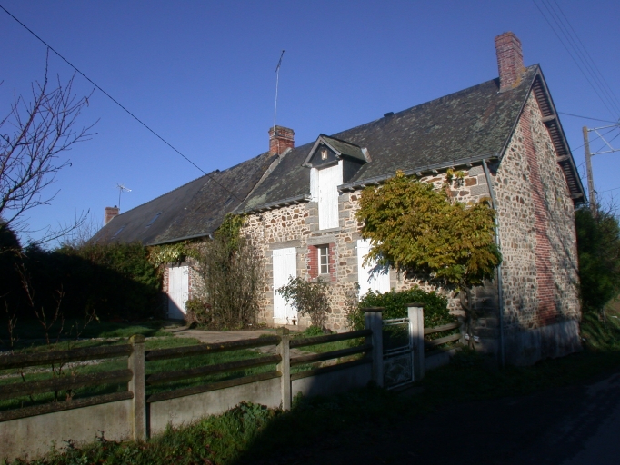 Alignement de plusieurs logis, maison et ferme, la Fontaine Jean (Drouges)