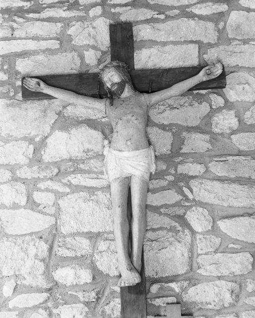 Croix : Christ en croix, chapelle Saint-Méen, le Borne (Guégon)