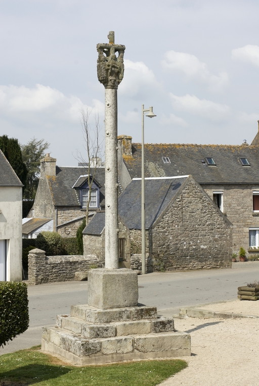 Calvaire du bourg (Plougras)