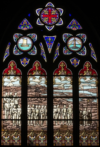 Verrière ex-voto : Procession des marins sur la grêve de Saint-Suliac