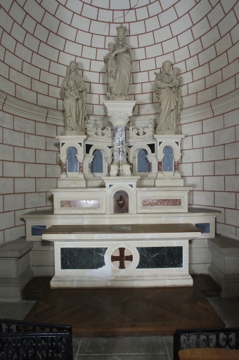 Ensemble de l'autel de Notre-Dame des Victoires : autel, tabernacle, retable, gradin d'autel