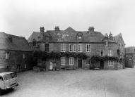 Maison, place de l'Eglise (Locronan)