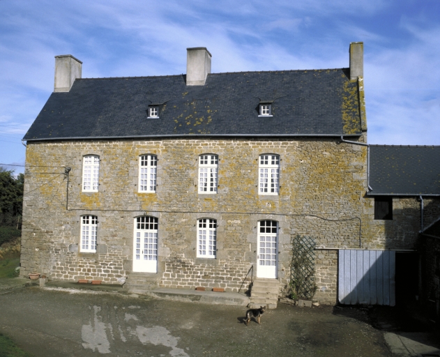 Manoir, le Mont Forière (Plénée-Jugon)