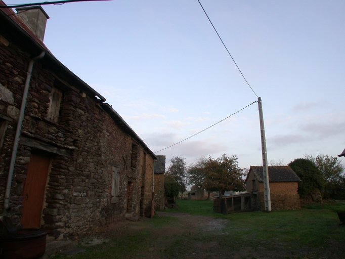 Ferme, alignement de plusieurs logis, les Verges (Iffendic)
