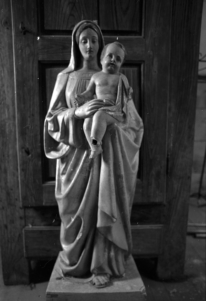 Statue (d'applique, petite nature) : Vierge à l'Enfant, église paroissiale Notre-Dame (Locmaria-Grand-Champ)