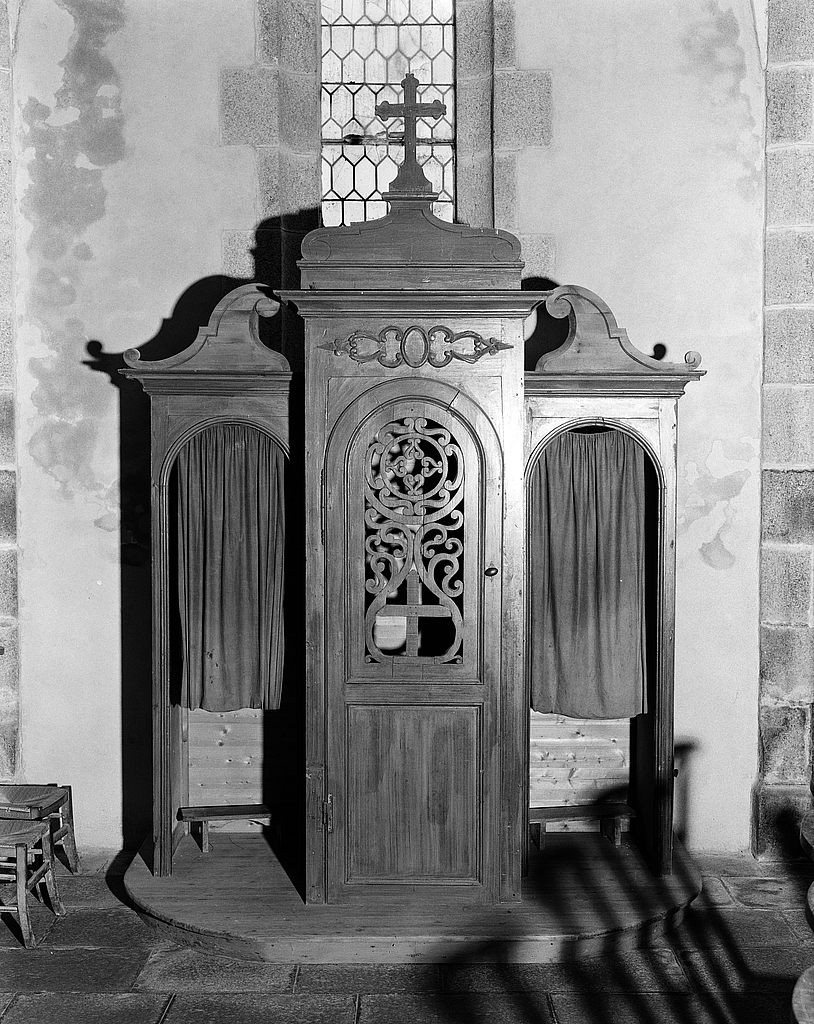 Confessionnal (2), église paroissiale Saint-Eloi (Mespaul)
