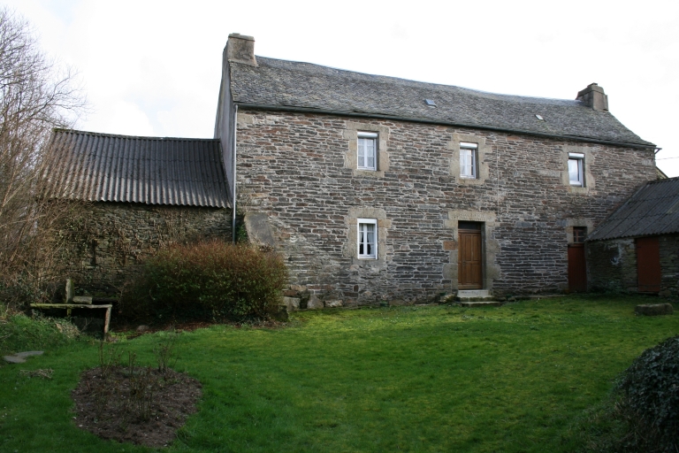 Ensemble de deux maisons, Quillioguès (Le Cloître Saint-Thégonnec)