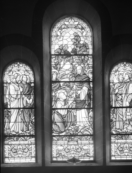 Ensemble des verrières des baies 0 à 14, église paroissiale Saint-Pierre, Saint-Paul (Loyat)